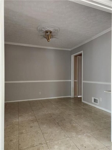 Building Photo - 2959 Pine Hill Dr