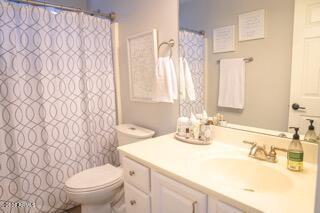 Building Photo - 1066 E Bart St