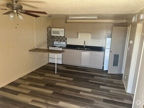 Building Photo - 1 Bedroom 1 Bath In Central Las Vegas