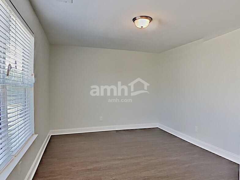 Building Photo - 5232 Tupelo St