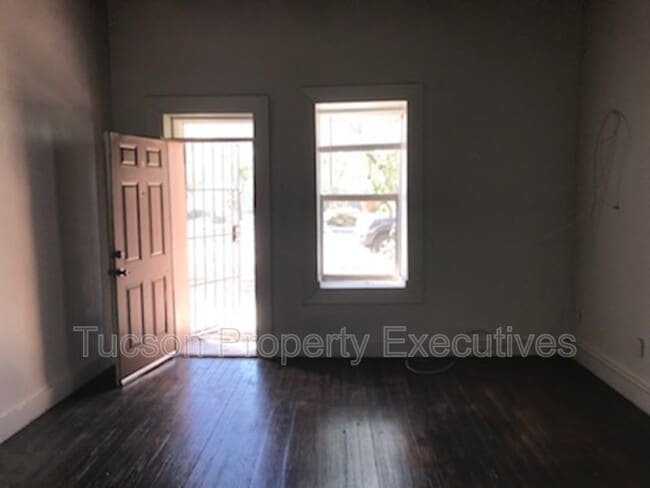 Building Photo - 841 S 8th Ave