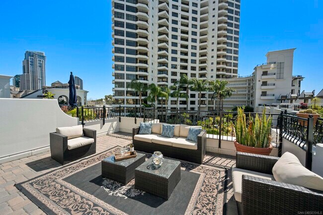 Building Photo - 700 W Harbor Dr