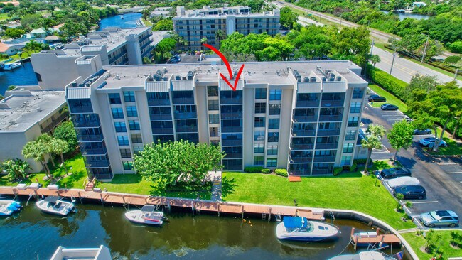 Building Photo - 17 Royal Palm Way