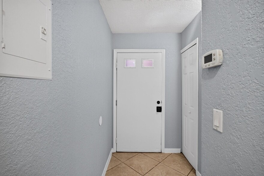 Building Photo - 659 Montego Bay Ct