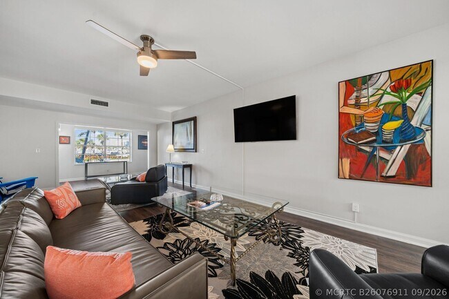 Building Photo - 130 Yacht Club Dr