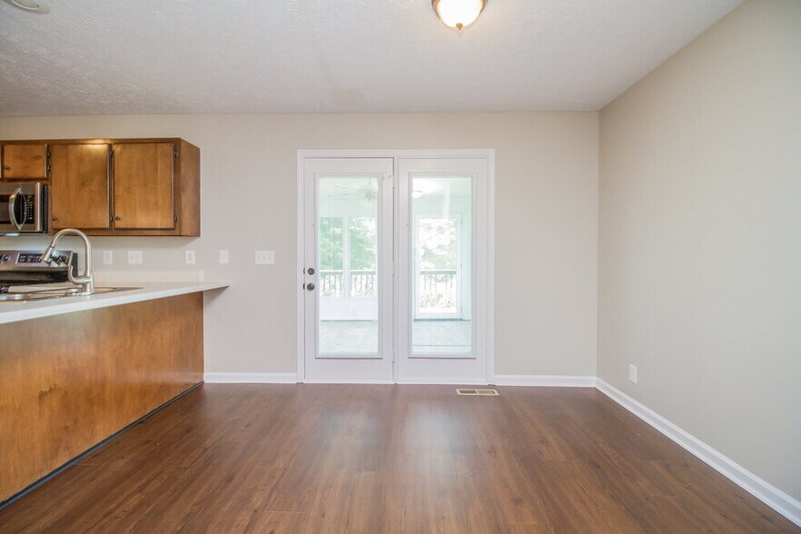 Building Photo - 1244 St Andrews Dr