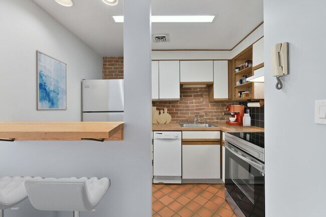 Building Photo - 87 Gainsborough St