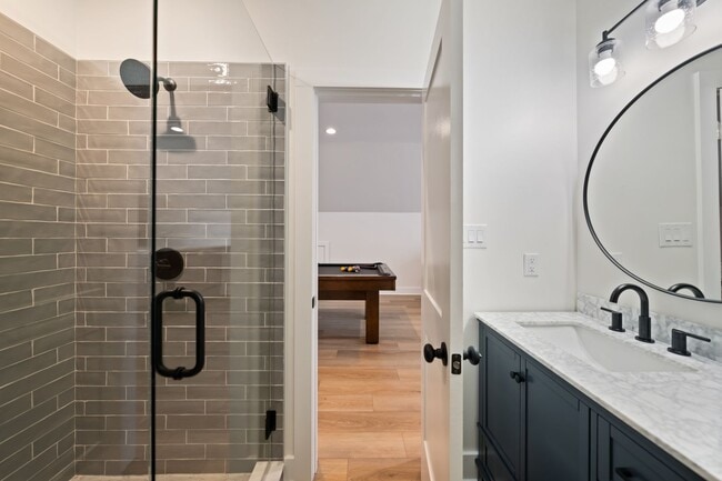 Building Photo - Available Early April! Gorgeous Updated 5-Bedroom, 5-Ba in the Desirable Amberly Community!