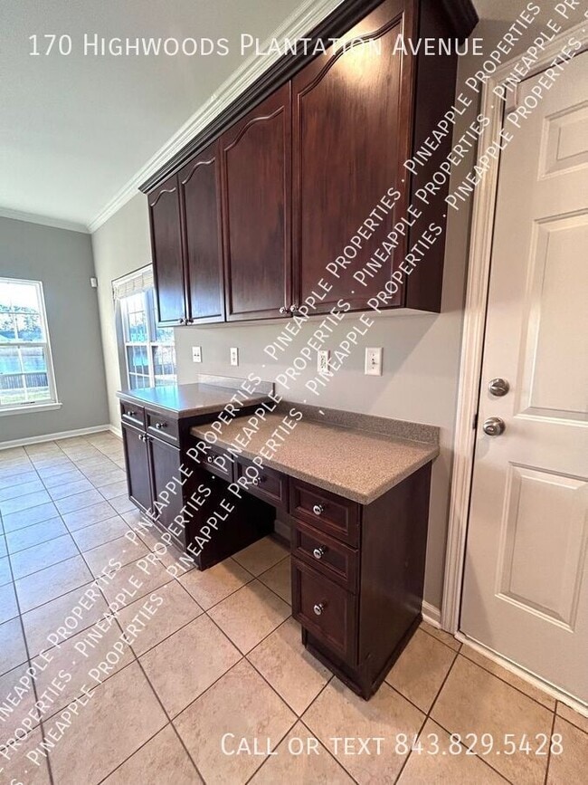 Building Photo - 170 Highwoods Plantation Ave