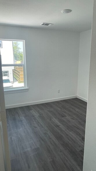 Building Photo - 9746 Garcroft St