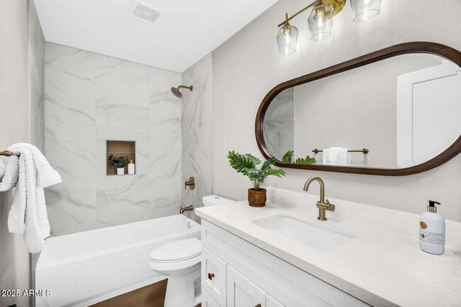 Building Photo - 25810 S Boxwood Dr