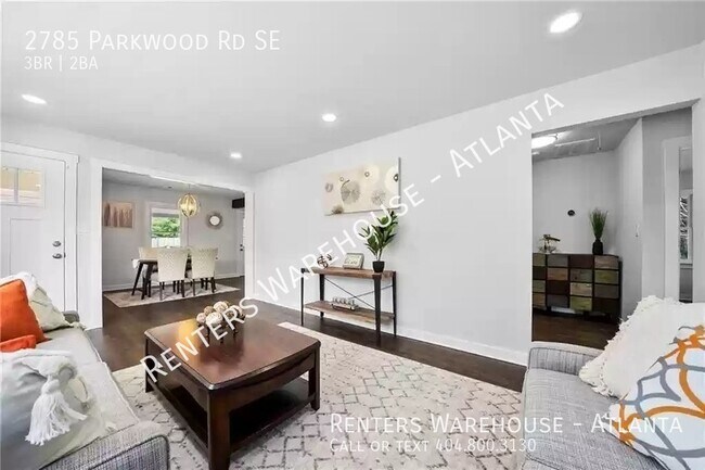 Building Photo - Gorgeous RENOVATION! 3 Bedroom in Heart of...