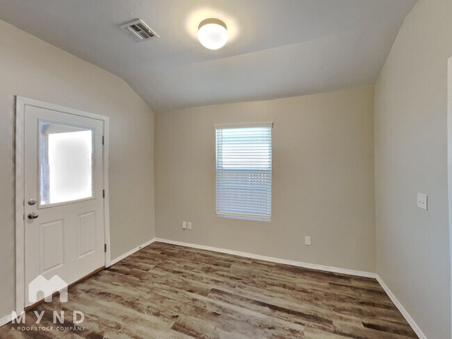 Building Photo - 1114 Flint Way