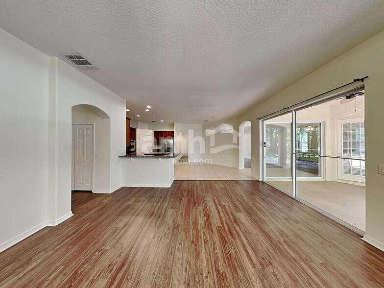 Building Photo - 8278 Emerald Forest Ct