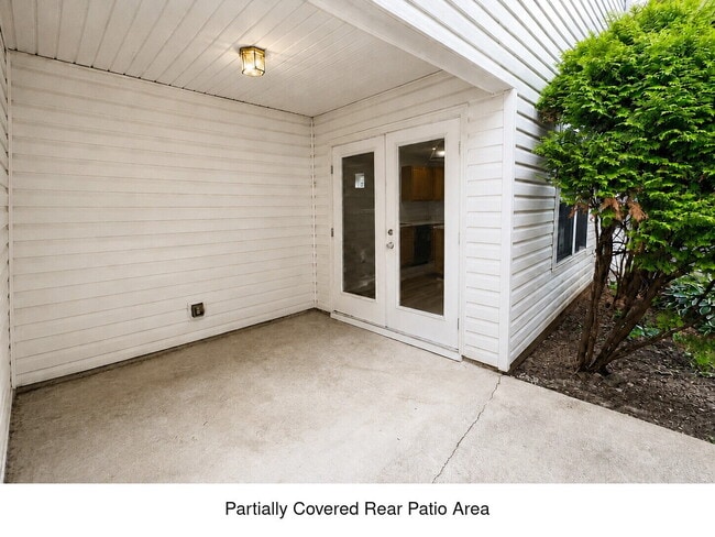 Building Photo - 3-Bedroom Pet Friendly Home with Fenced Backyard Near GA-400