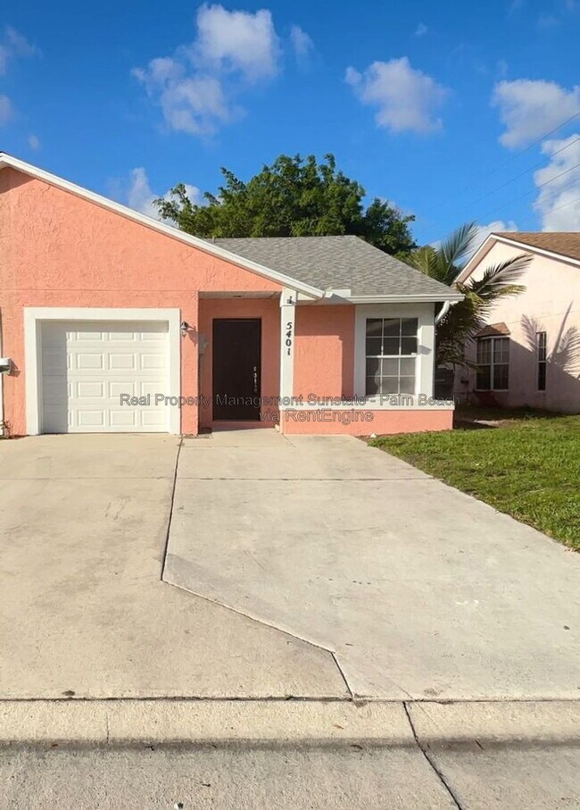 Building Photo - 5401 Pinnacle Ln