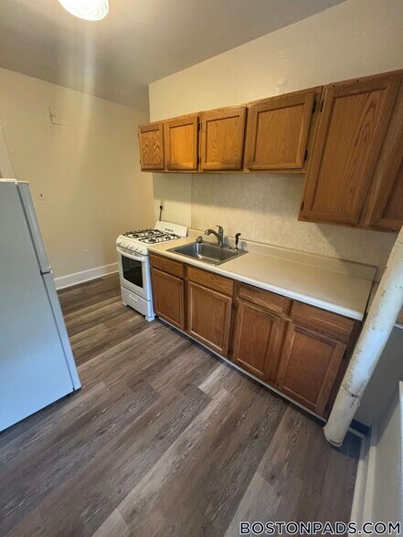 Building Photo - 155 Summer St