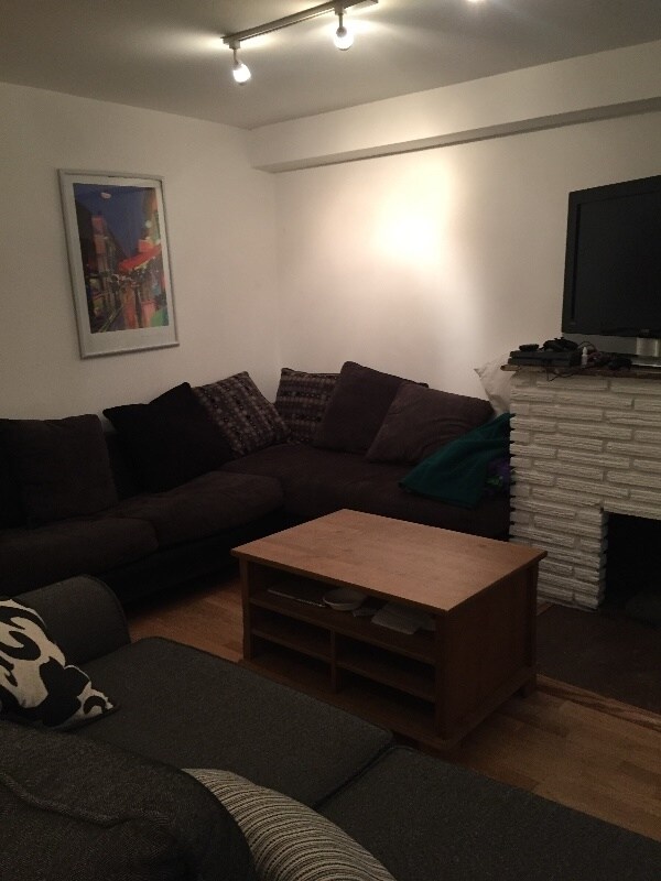 Building Photo - 1353 N State Pkwy