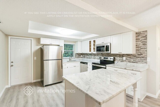 Building Photo - 15740 Sea Pines Dr