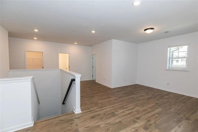 Building Photo - 1725 Wellston Dr