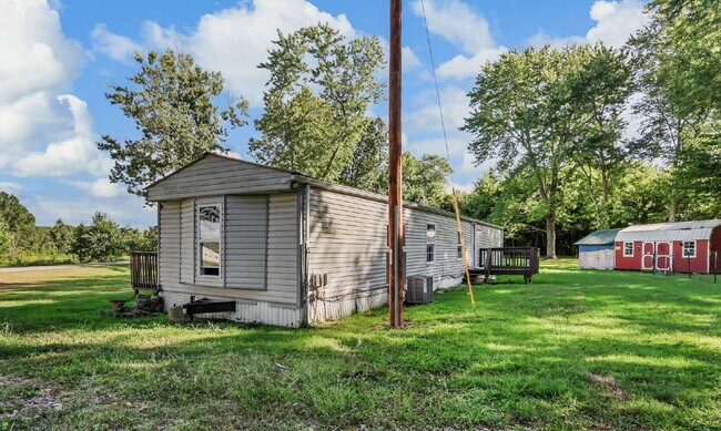 Building Photo - 2558 Liverpool Rd
