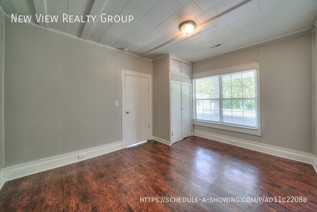 Building Photo - 620 N Moran St