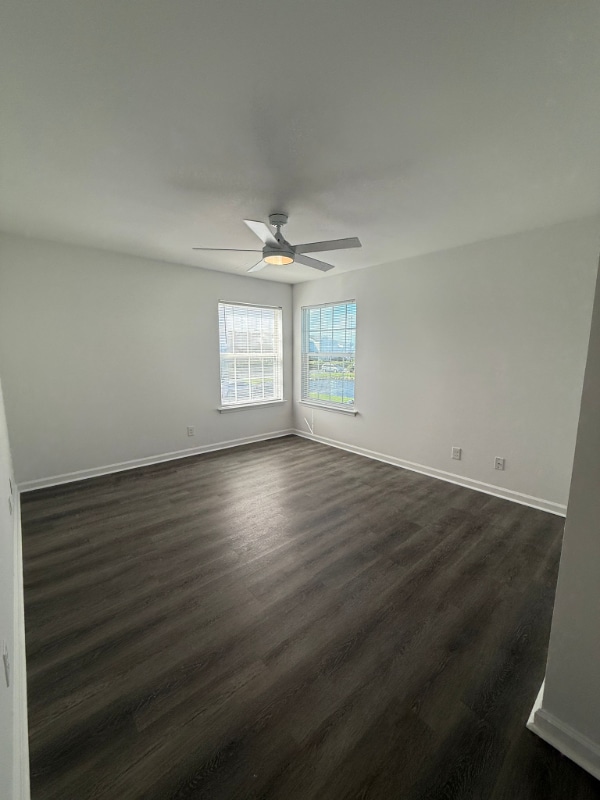 Building Photo - 2257 Essex Dr