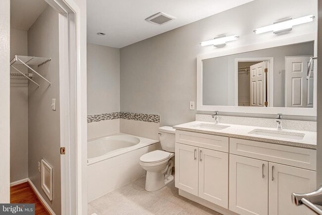 Building Photo - 8315 Sanderling Way