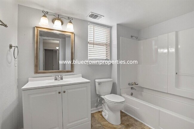 Building Photo - 1806 Bristol Cove