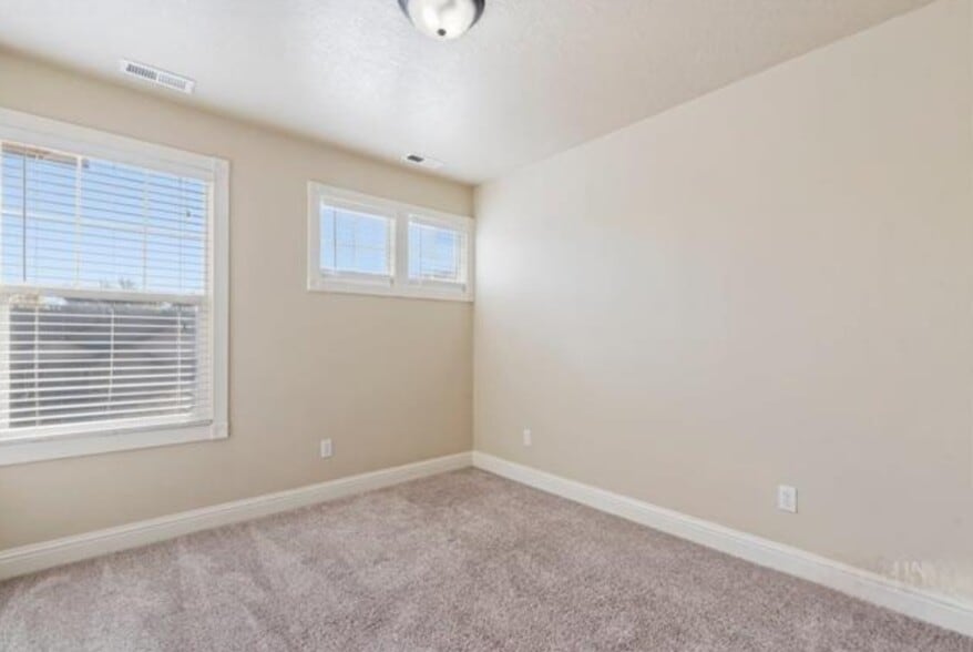 Building Photo - 5073 N Dove Ridge Pl