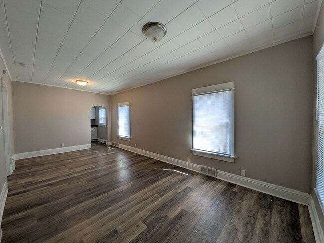 Building Photo - 2 Bedroom Home near Fairgrounds!