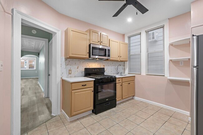 Building Photo - 197 Hutton St