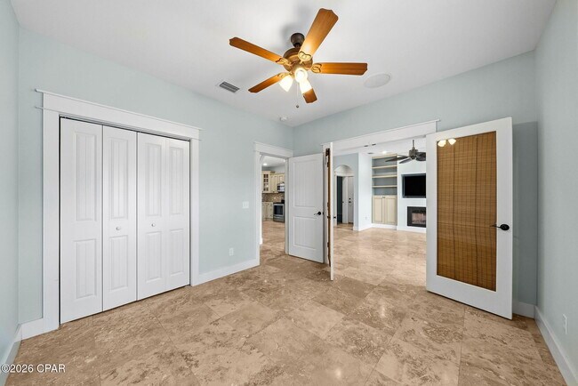 Building Photo - 415 Paradise Blvd