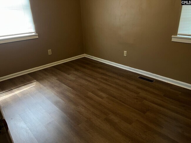 Building Photo - 224 Oak Glenn Dr