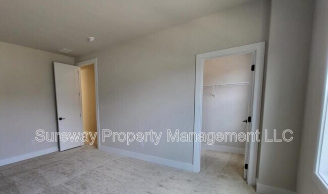 Building Photo - 766 Switchman Rd