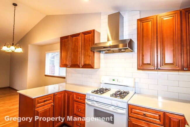 Building Photo - 13609 46th Ave SE