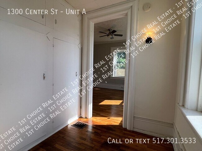 Building Photo - 1300 Center St