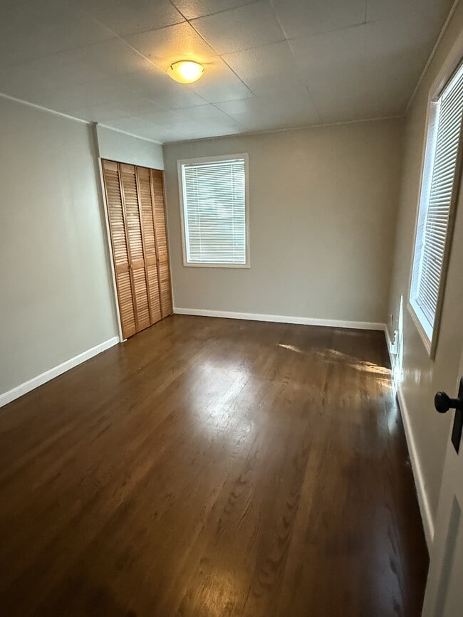 Building Photo - 59 Elmhurst Cir