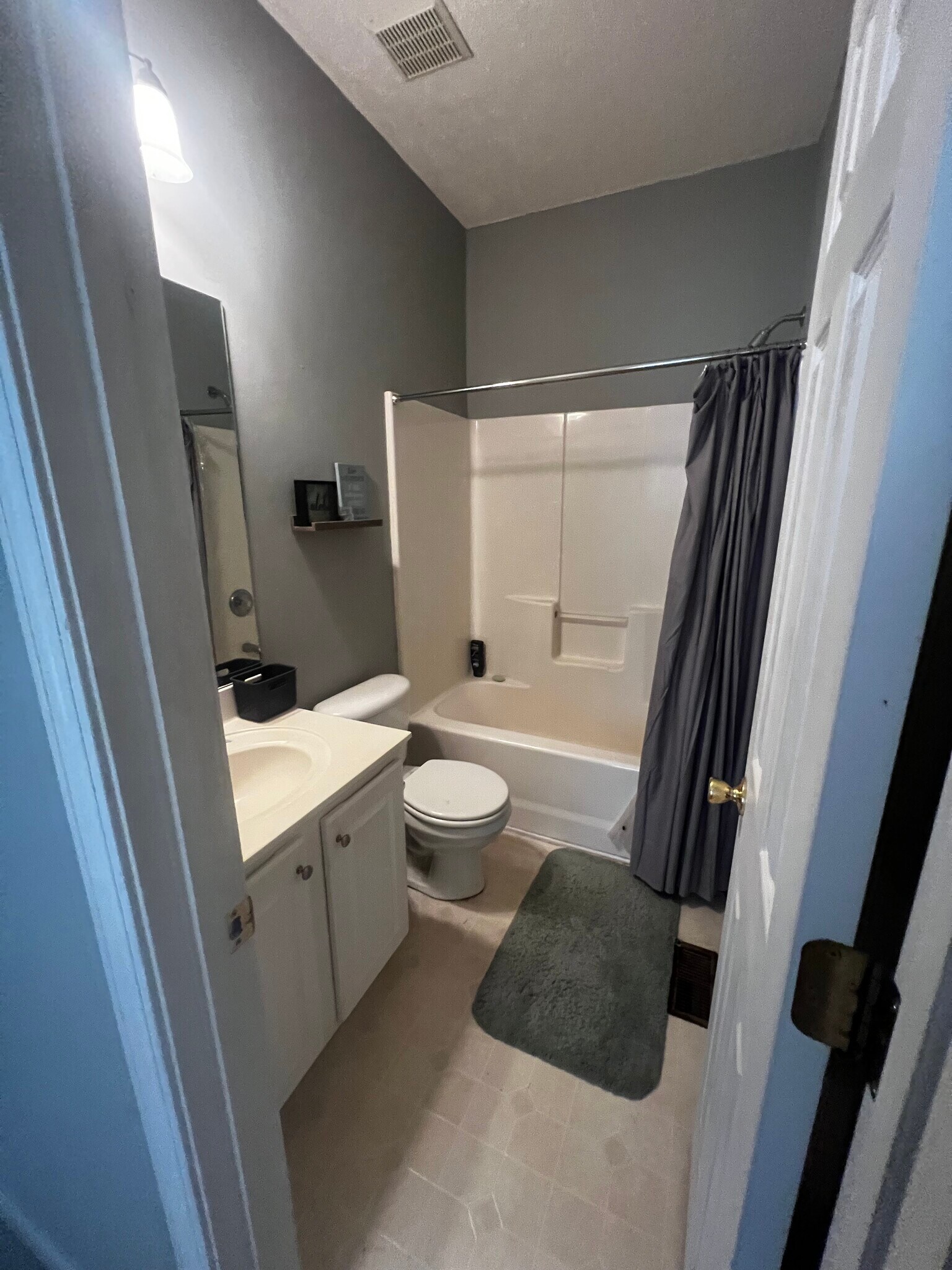 Building Photo - 360 Burch Rd