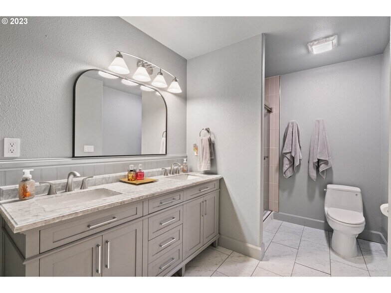 Building Photo - 3509 NE 80th St