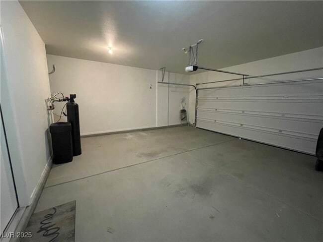 Building Photo - 5341 E La Campana Dr