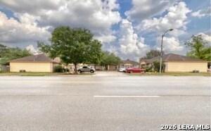 Building Photo - 622 S Oak St