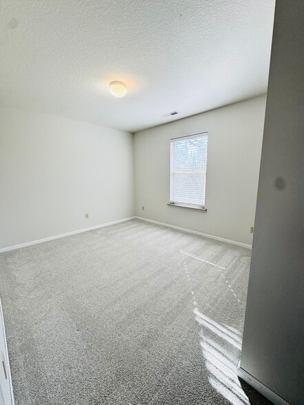 Building Photo - 107 N 200 E