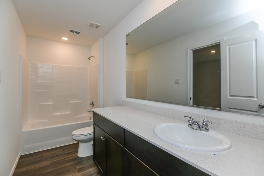 Building Photo - 1109 Wildflower St