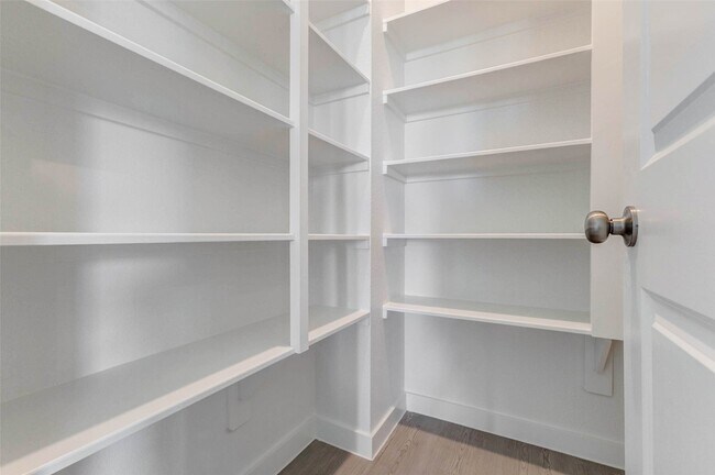 Building Photo - 31715 Wild Mdw Dr