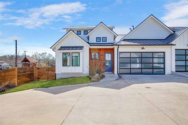 Building Photo - 4020 Valley View Rd