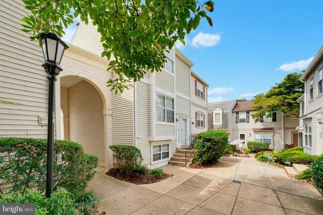 Building Photo - 10305 Bridgetown Pl