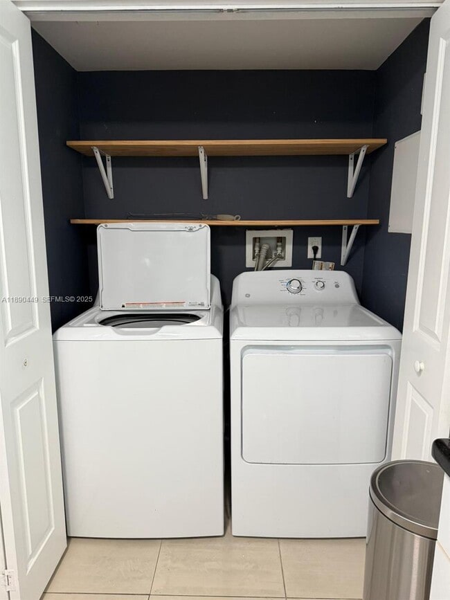 Building Photo - 1250 S Miami Ave