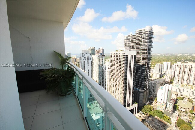 Building Photo - 950 Brickell Bay Dr
