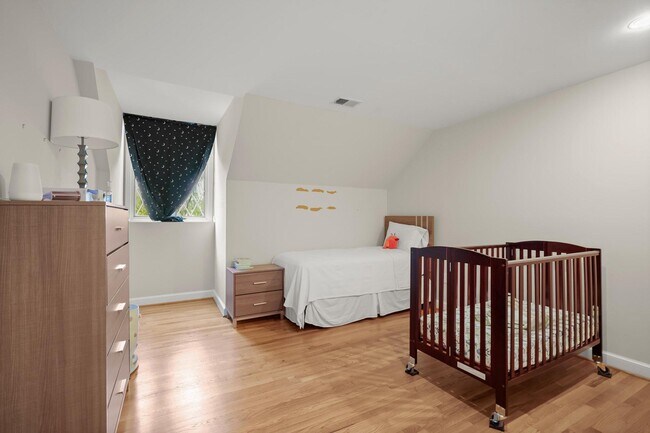 Building Photo - 9809 Hall Rd